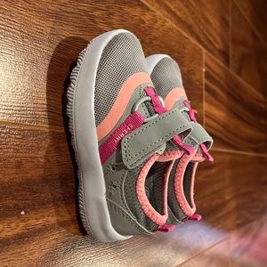 Lightly worn Sperry shoes size 5(toddler)